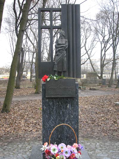 могила Ольги Берггольц, фото Андрея Кустова