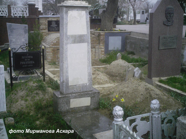 могила Талгата Нигматулина, фото Мирманова Аскара